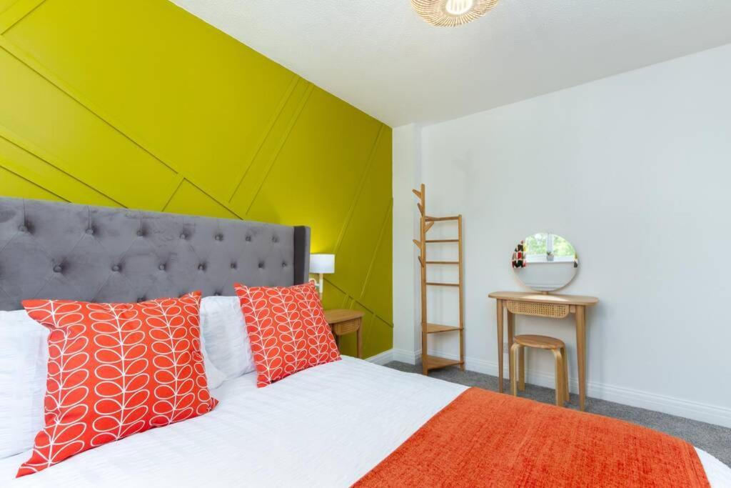 Avella By The Park Holiday home