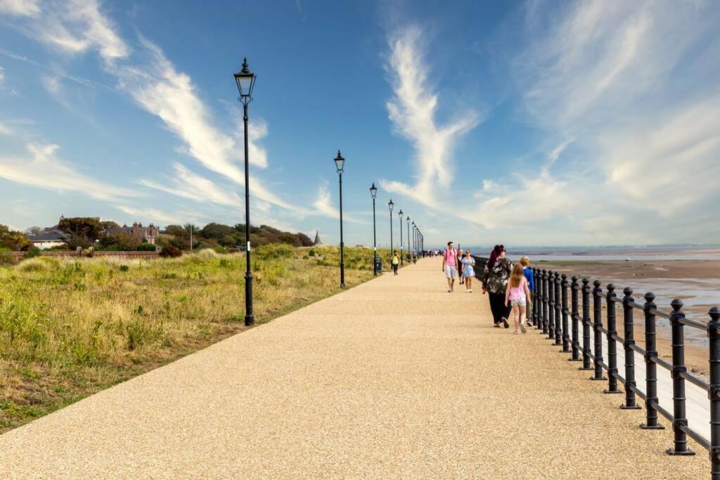 Apartment A Charming, Spacious 2 Bedroom In Lytham