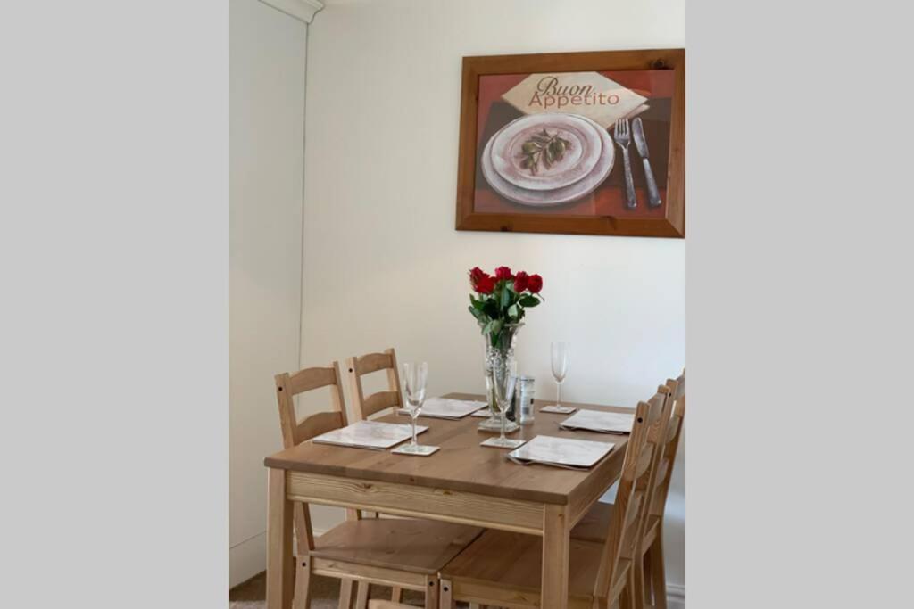 A Charming, Spacious 2 Bedroom In Lytham *