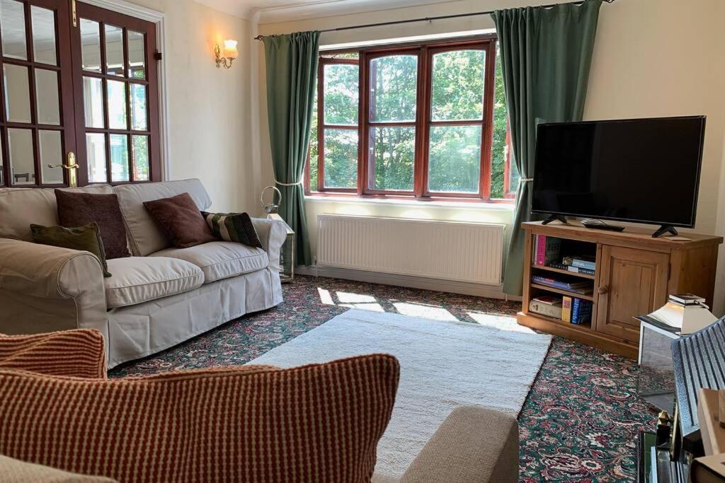 Apartment A Charming, Spacious 2 Bedroom In Lytham