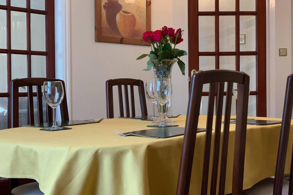 Apartment A Charming, Spacious 2 Bedroom In Lytham