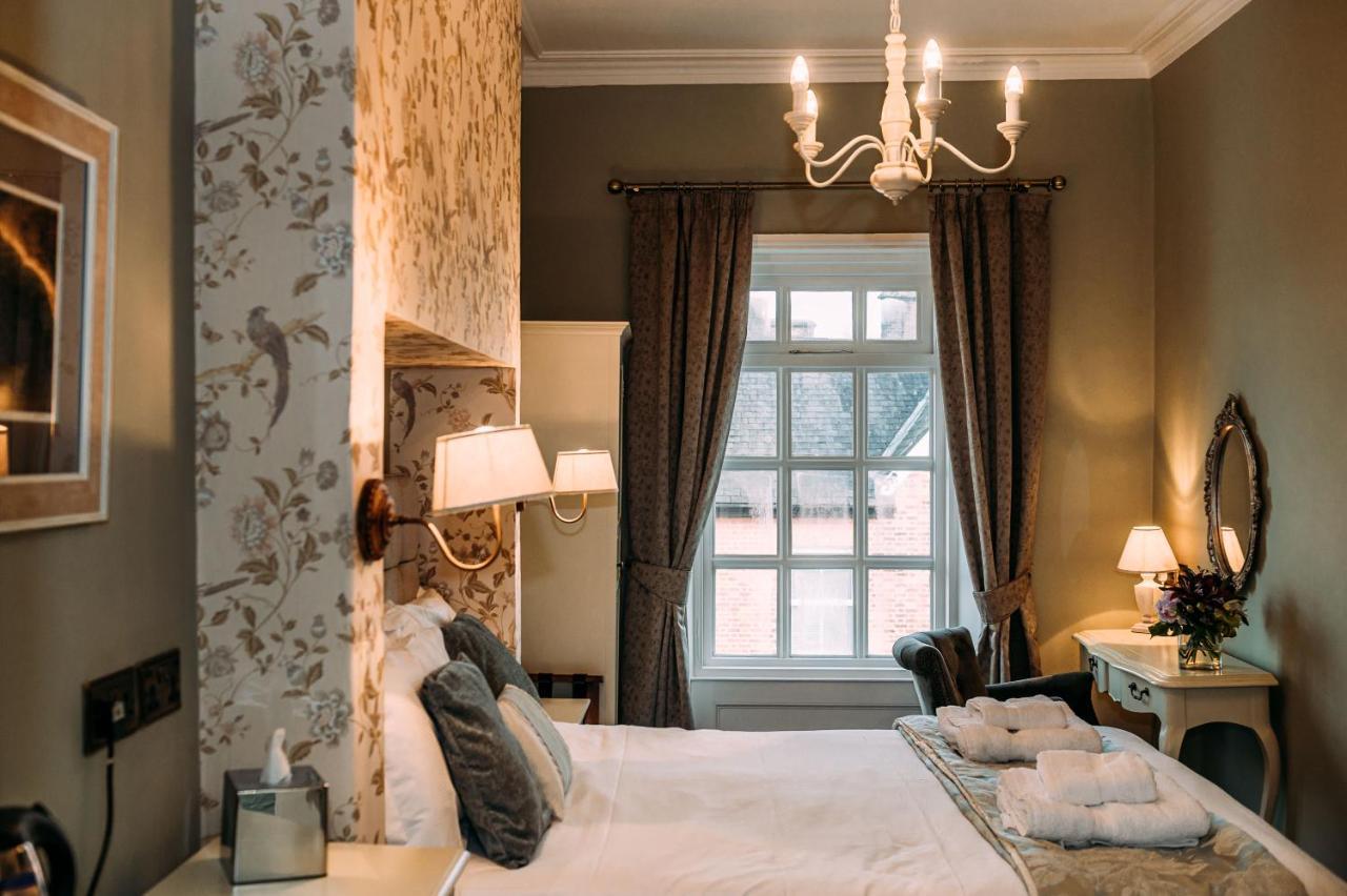 Inn The Queens