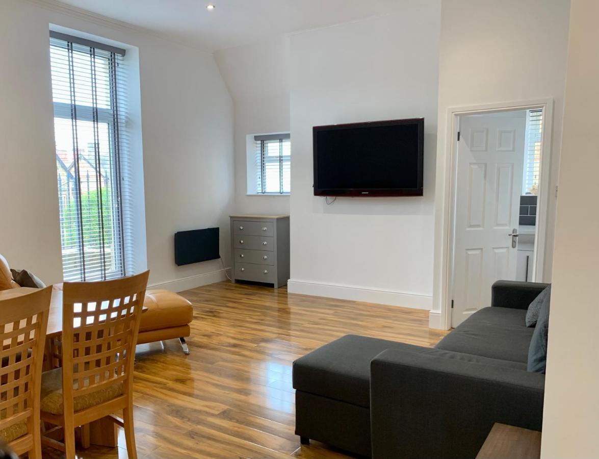 Apartment Lytham St Annes, A Spacious, High End, One Bedroomed 5 Lytham St Annes