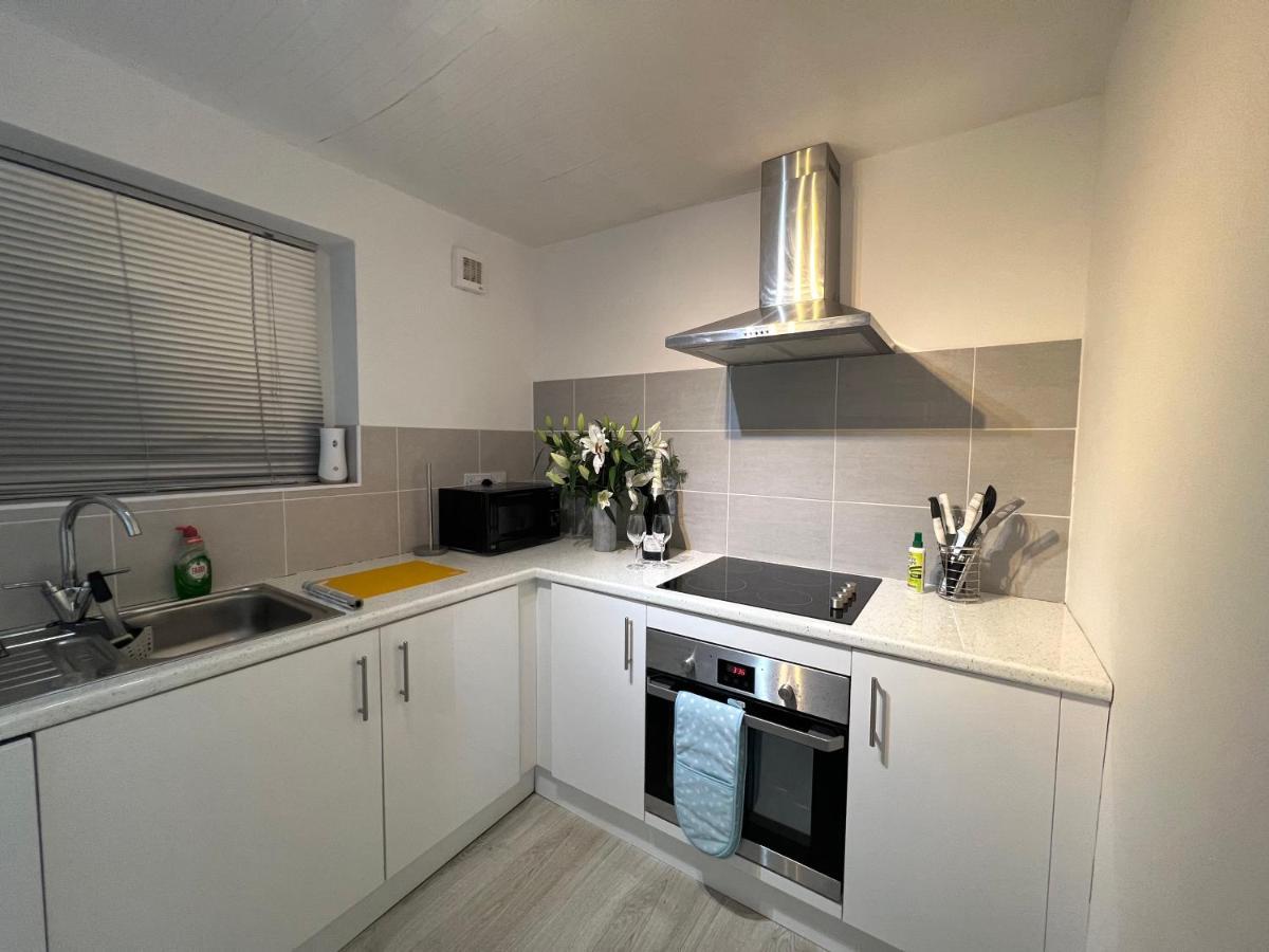 Apartment Front With Free Parking, St Annes