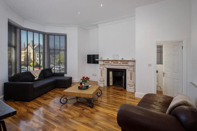 No3 Garlands Apartment