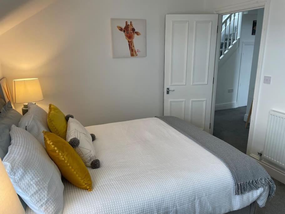 Fabulous Coastal Maisonette - Great Views Apartment