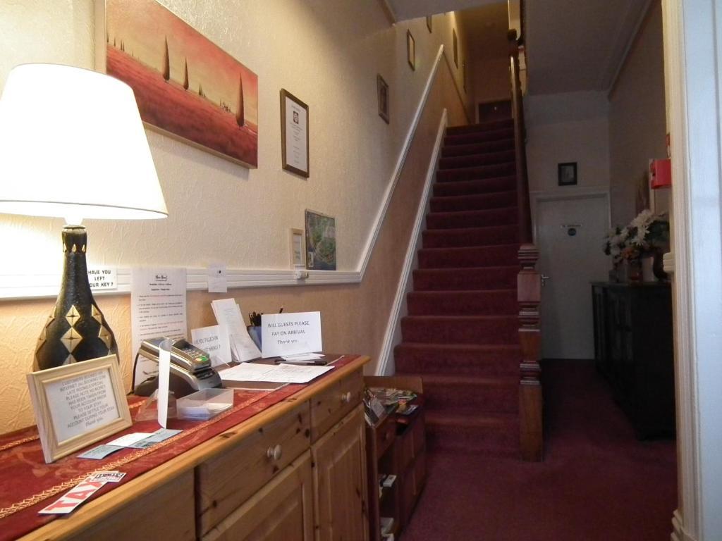 Tudor House 3*