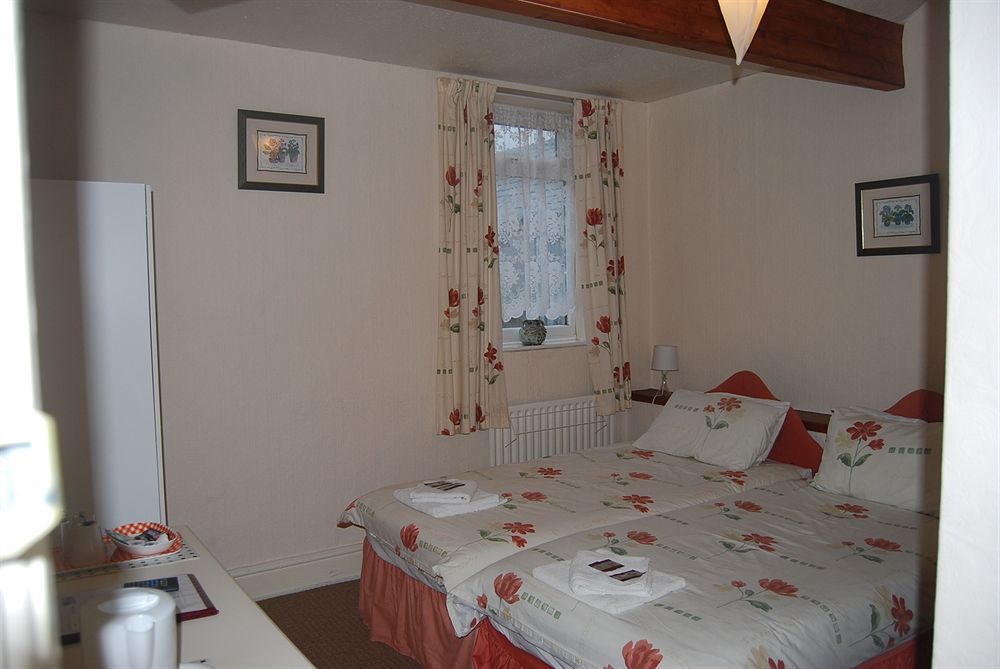 Tudor House Guest house 3*