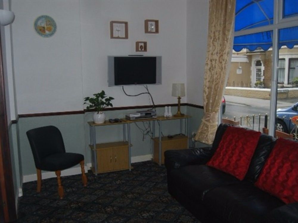 Tudor House Guest house 3*