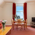 Heyhouses Holiday Residences - Ansdell Apartment