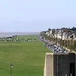 2 Bed Sleeps 6 Beach Retreat St Annes On Sea