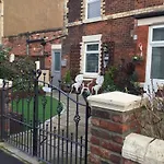 Leafy Lytham Central Lovely Ground Floor 1 Bedroom Apartment With Private Garden In Lytham Dog Friendly
