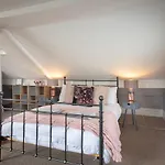 Cosy Cottage In Lytham St Annes - Close To Beach