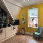 Cosy & Calm Escape By The Sea
