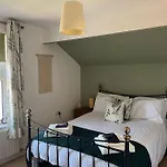 Cosy & Calm Escape By The Sea
