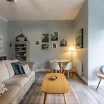 Beach Snug