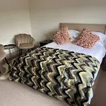 Cosy Hideaway In Leafy Lytham