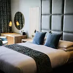 Clifton Arms Hotel