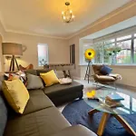 Charles Alexander Short Stay - Derbe House