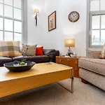 Charles Alexander Short Stay - The Old Bank Apartments