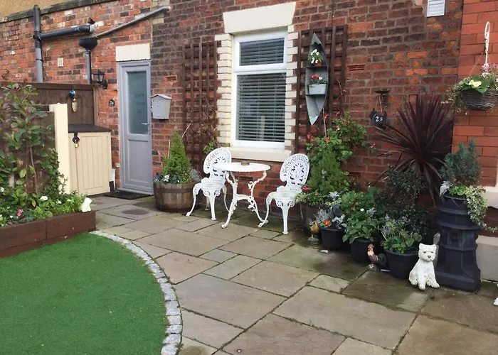 Leafy Lytham Central Lovely Ground Floor 1 Bedroom Apartment With Private Garden In Lytham Dog Friendly