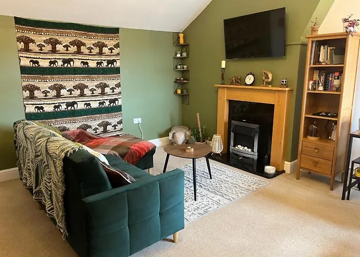 Cosy & Calm Escape By The Sea
