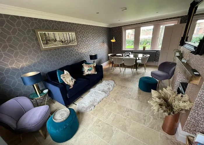 Cosy Hideaway In Leafy Lytham