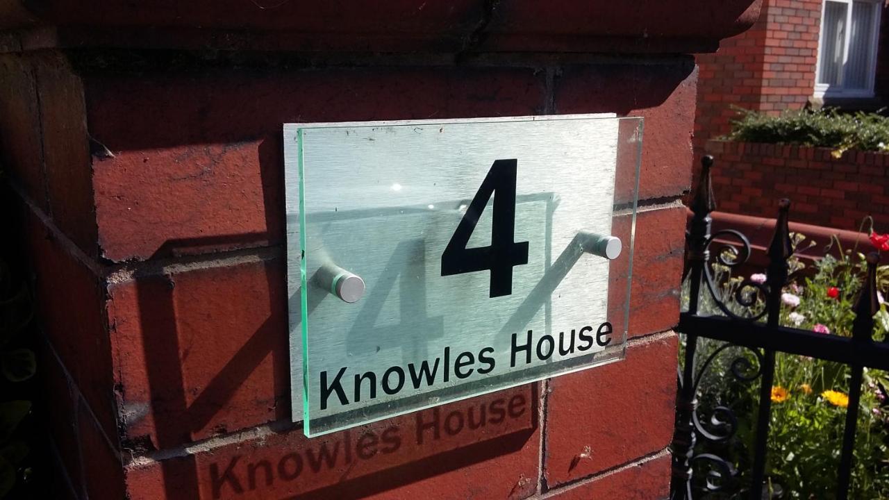 Esjays At Knowles House Bed & Breakfast 3*