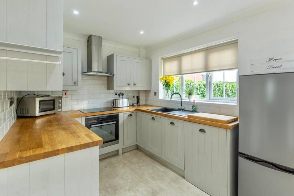 Holiday home A Cheerful Three Bedroom House In Leafy Lytham