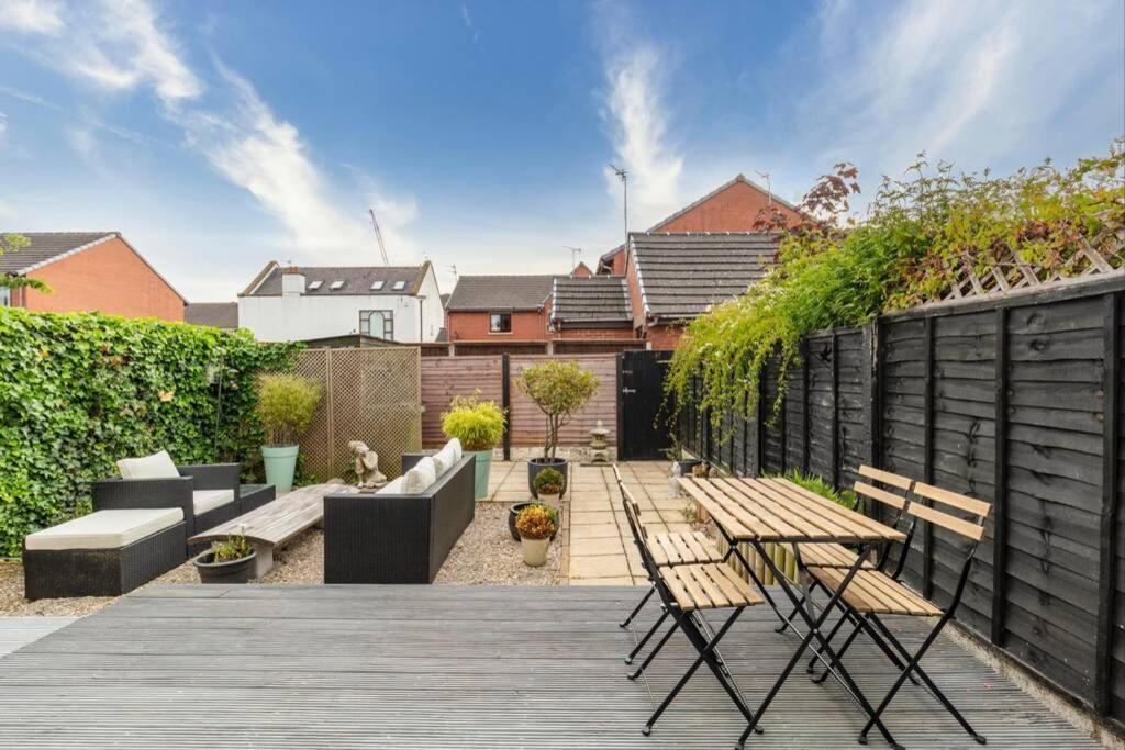 A Cheerful Three Bedroom House In Leafy Lytham Holiday home Lytham St Annes