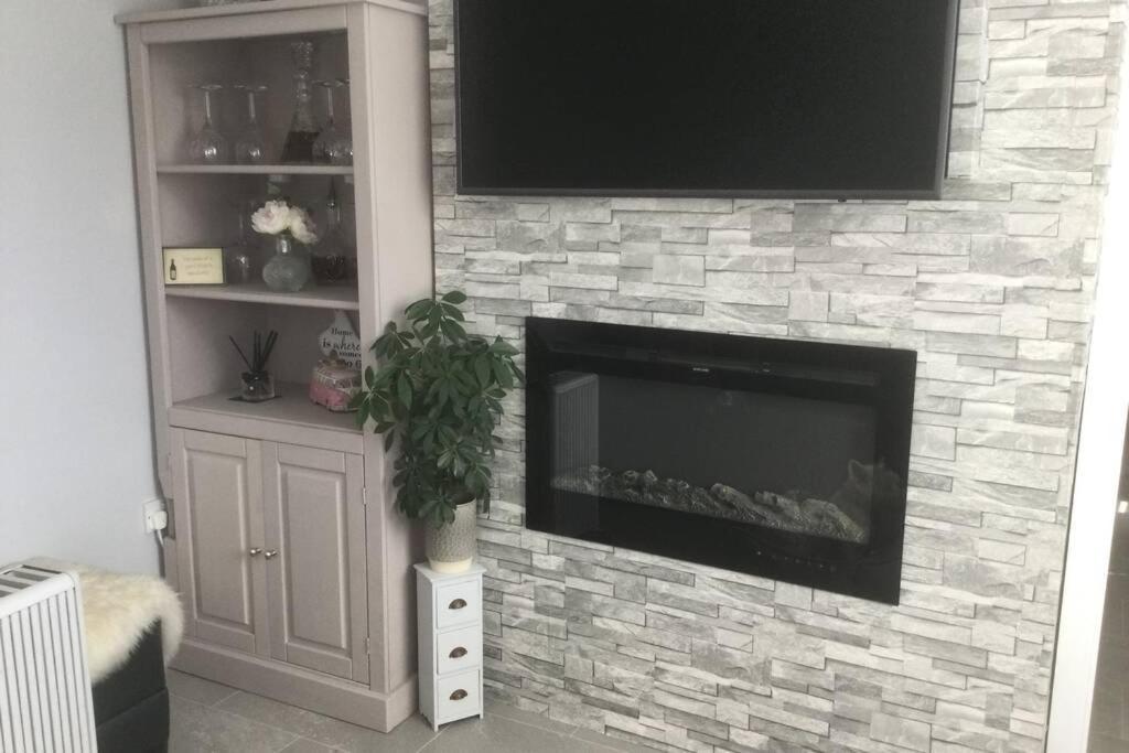 Leafy Lytham: Garden With Pet-friendly Policy Apartment Lytham St Annes