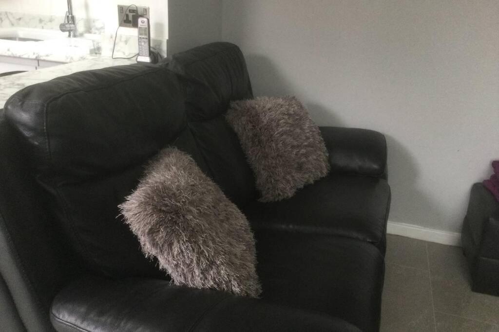 Apartment Leafy Lytham: Garden With Pet-friendly Policy *