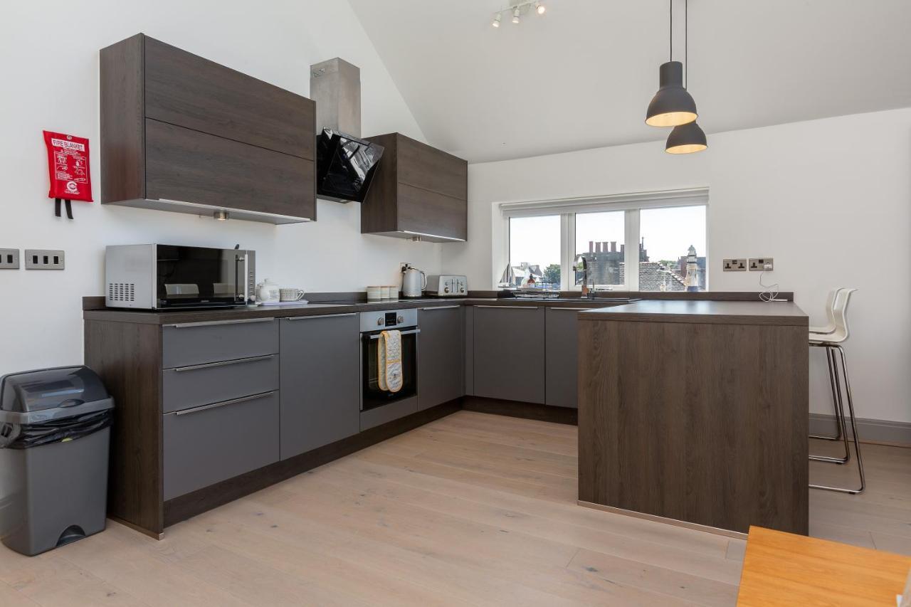 Charles Alexander Short - Pavilion View Apartment Lytham St Annes