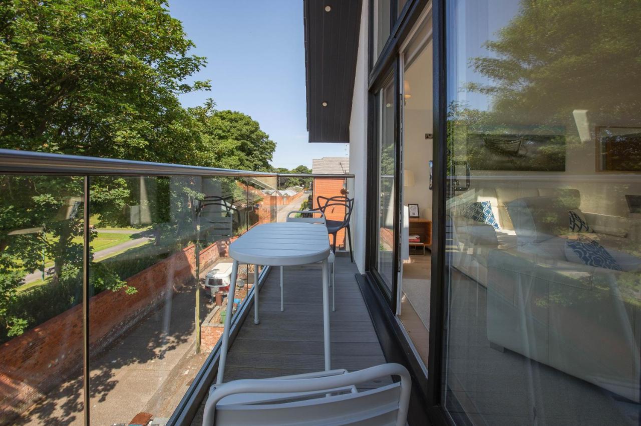 Apartment Charles Alexander Short - Pavilion View Lytham St Annes