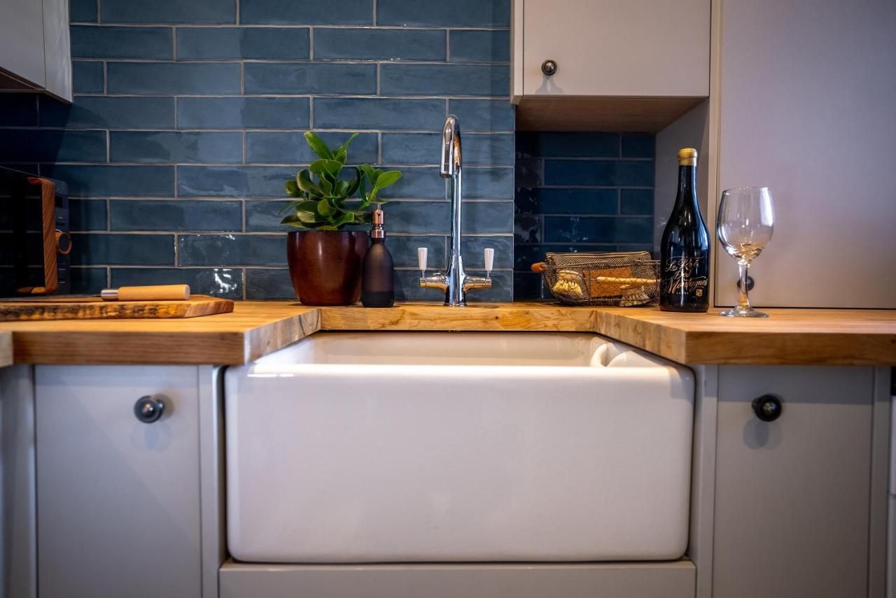 Newly Refurbished, Apt With Free Parking * Lytham St Annes