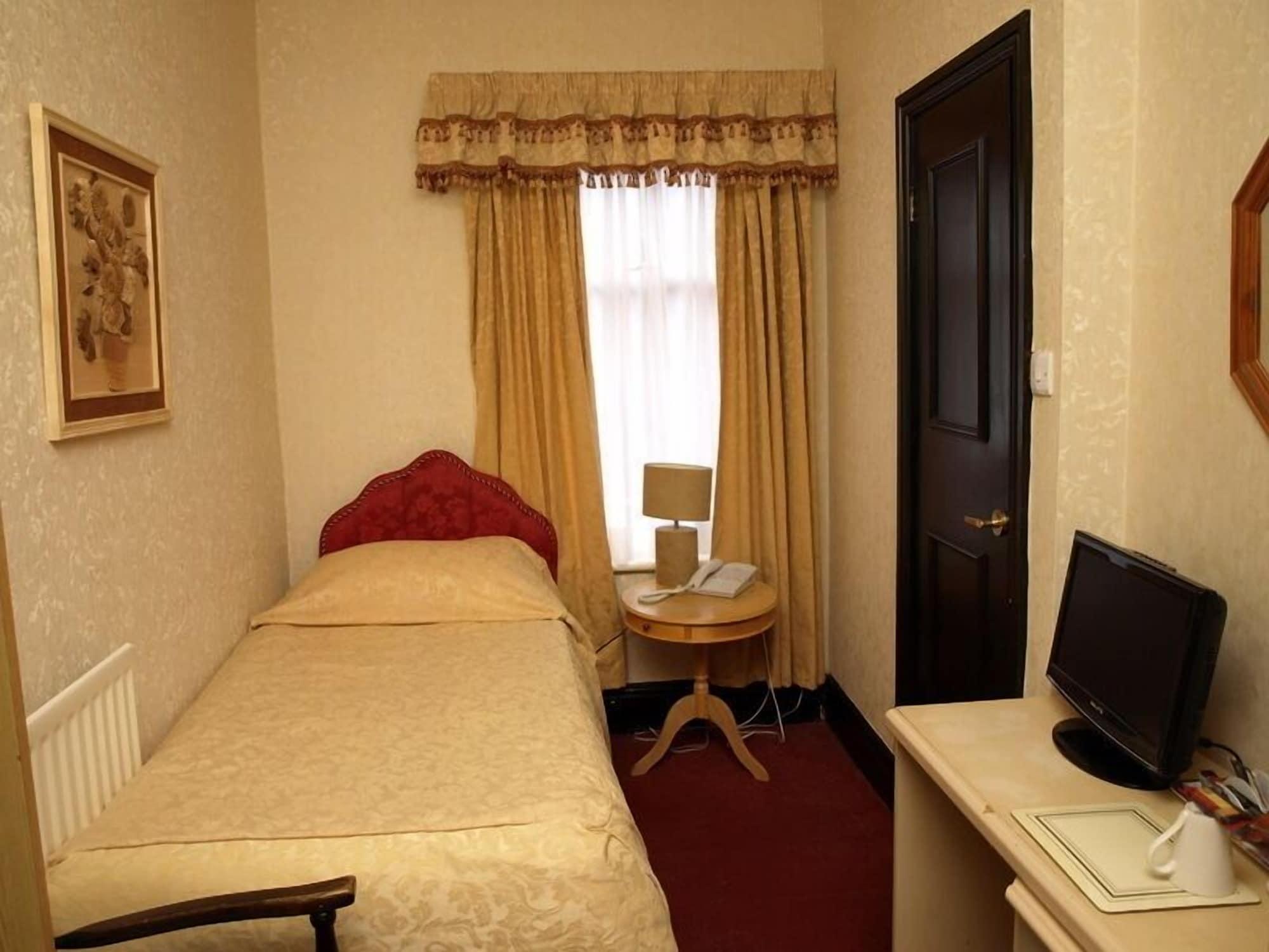 Clifton Park - Exclusive To Adults Lytham St Annes