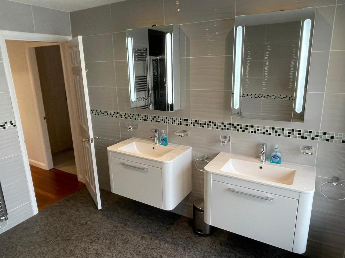 Holiday home 'sounion' - Fabulous, Spacious Modern House With Large Private Garden In Leafy Lytham *