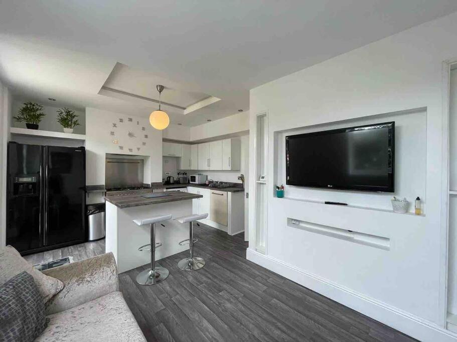 2 Bed Sleeps 6 Beach Retreat St Annes On Sea