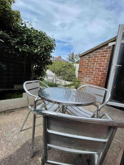 Holiday home 2 Bed Sleeps 6 Beach Retreat St Annes On Sea Lytham St Annes