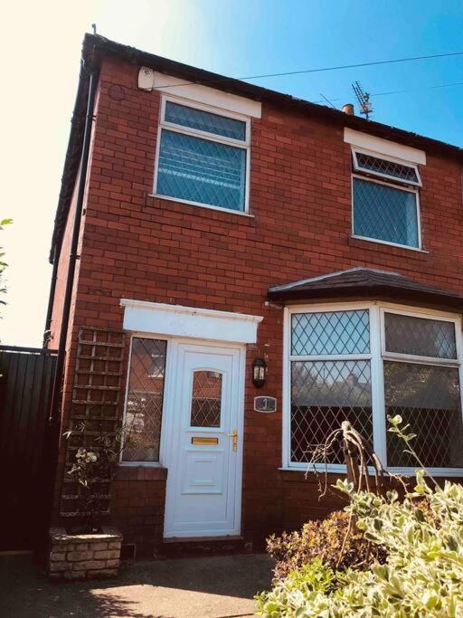 2 Bed Sleeps 6 Beach Retreat St Annes On Sea * Lytham St Annes