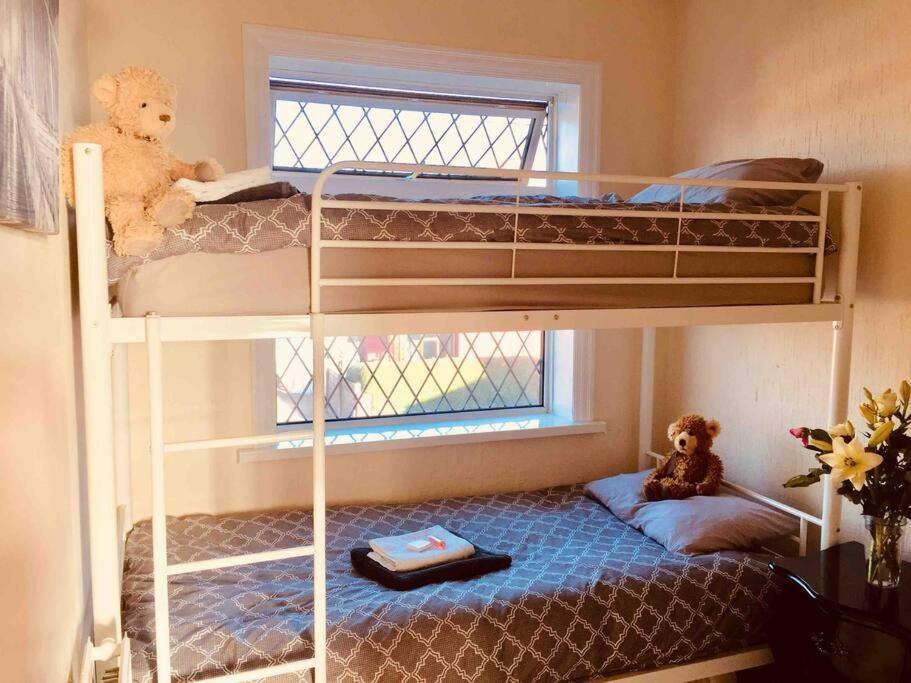 2 Bed Sleeps 6 Beach Retreat St Annes On Sea * Lytham St Annes