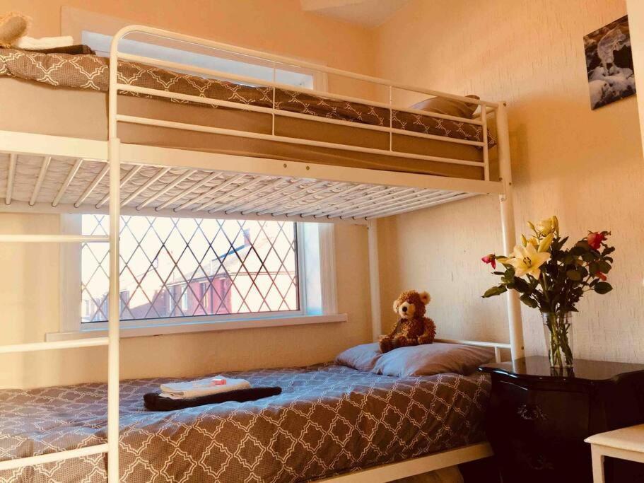 Holiday home 2 Bed Sleeps 6 Beach Retreat St Annes On Sea *
