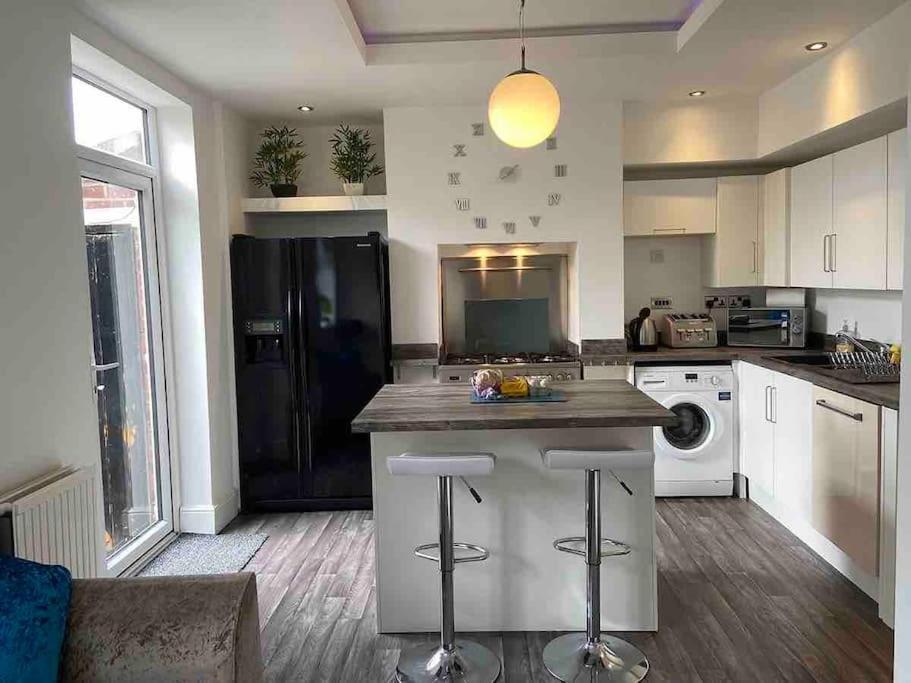 2 Bed Sleeps 6 Beach Retreat St Annes On Sea Holiday home