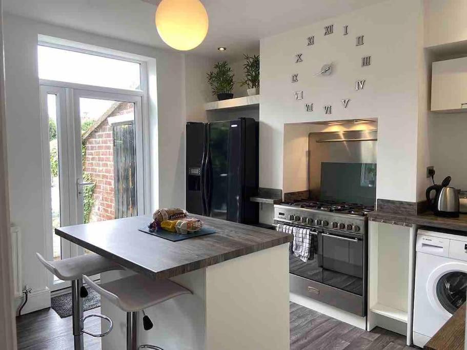 2 Bed Sleeps 6 Beach Retreat St Annes On Sea Holiday home
