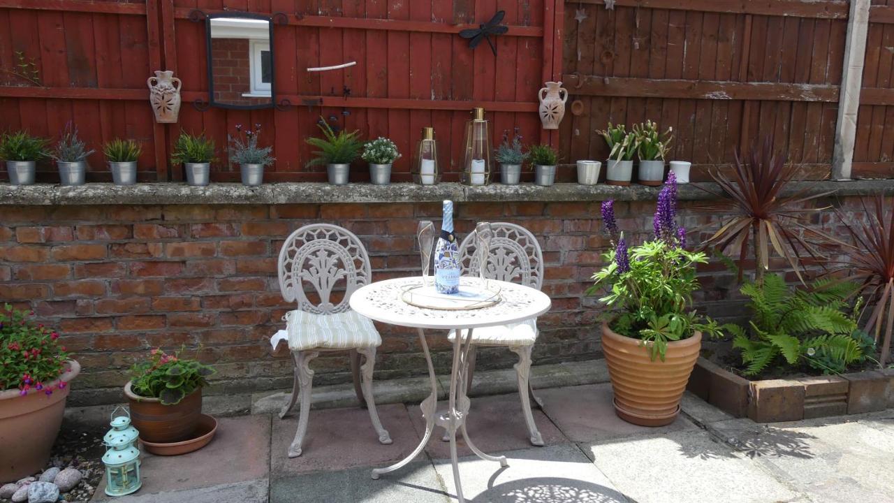 The Bungalow A Tranquil 3 Bedroom Close To Beach *