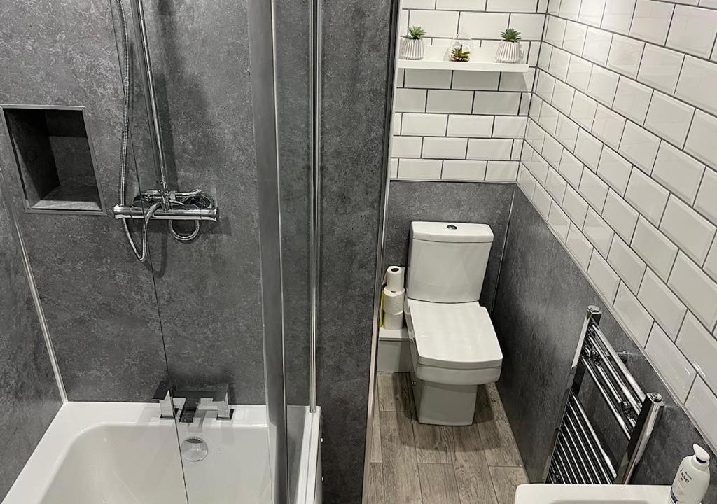 Apartment 34 One *