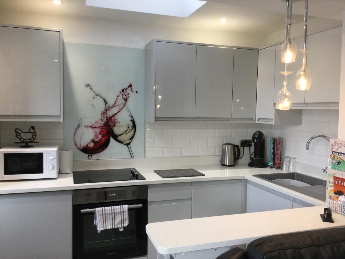 Leafy Lytham: Garden With Pet-friendly Policy Apartment Lytham St Annes