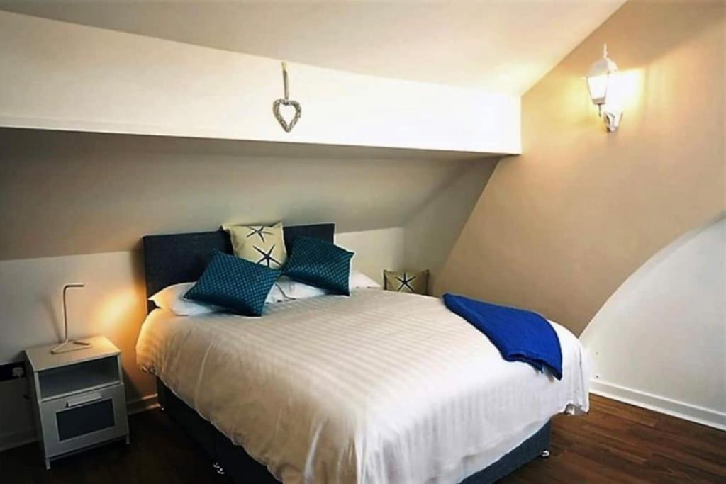 Sunny Seaside House Lytham Centre Sleeps 8 Holiday home *