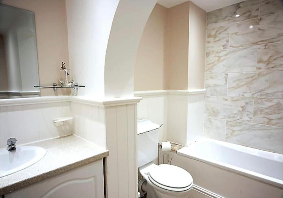 Sunny Seaside House Lytham Centre Sleeps 8 Lytham St Annes