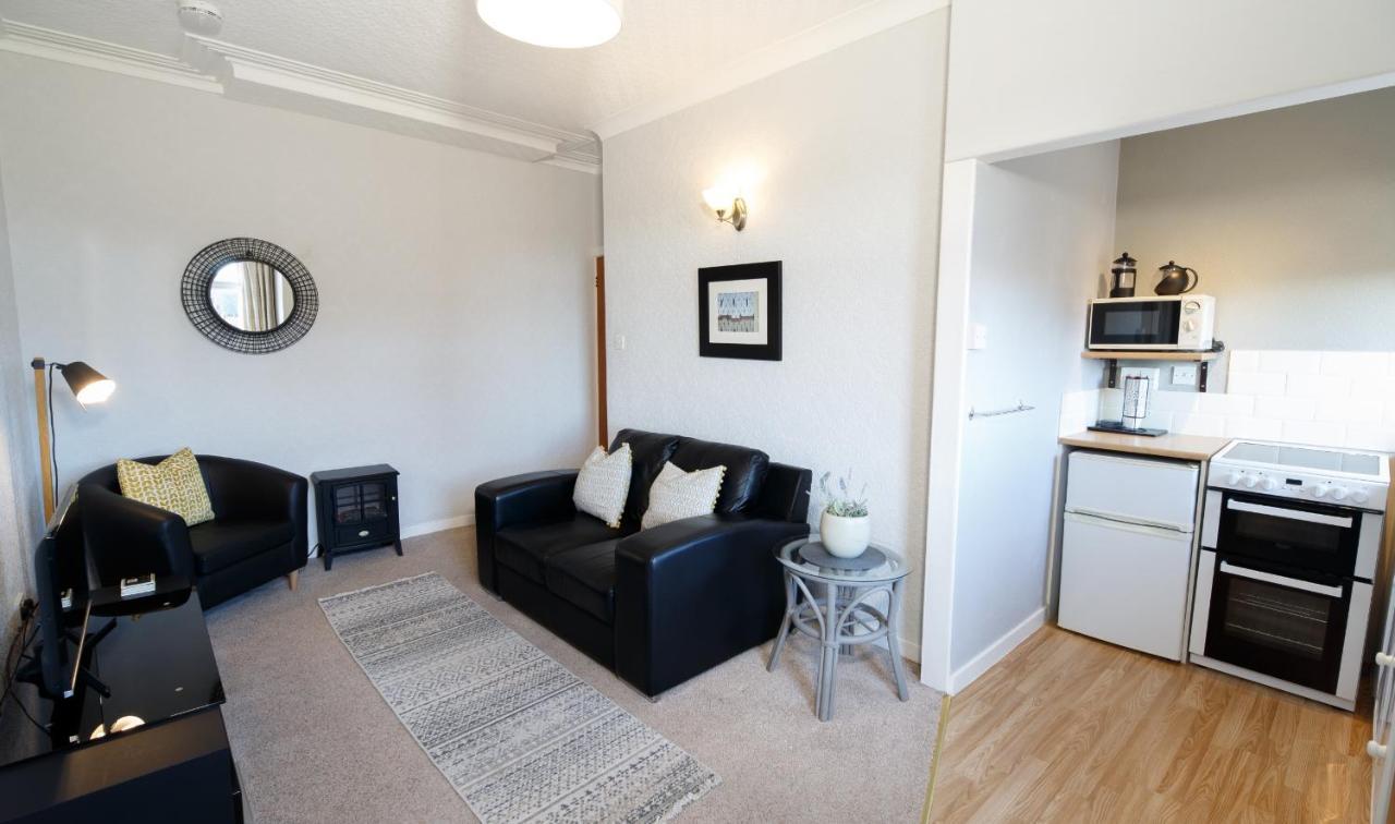 Mode - The Old School House Apartment *